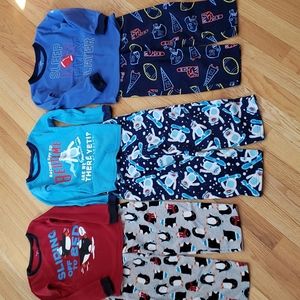 Carter's 3 pajama bundle size 5, fleece pants, 2 waffle pj tops, 1 fleece top